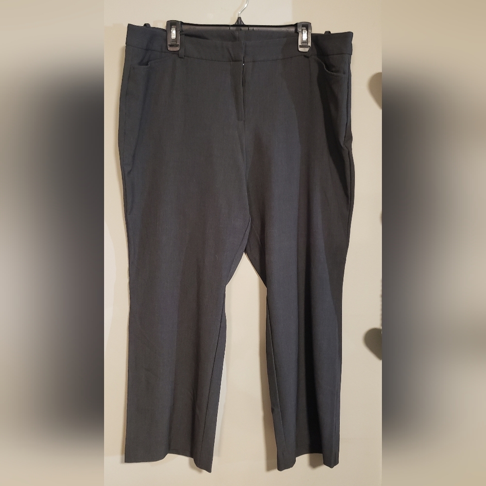 Worthington Modern fit dress pants. Size 18W. Color gray.